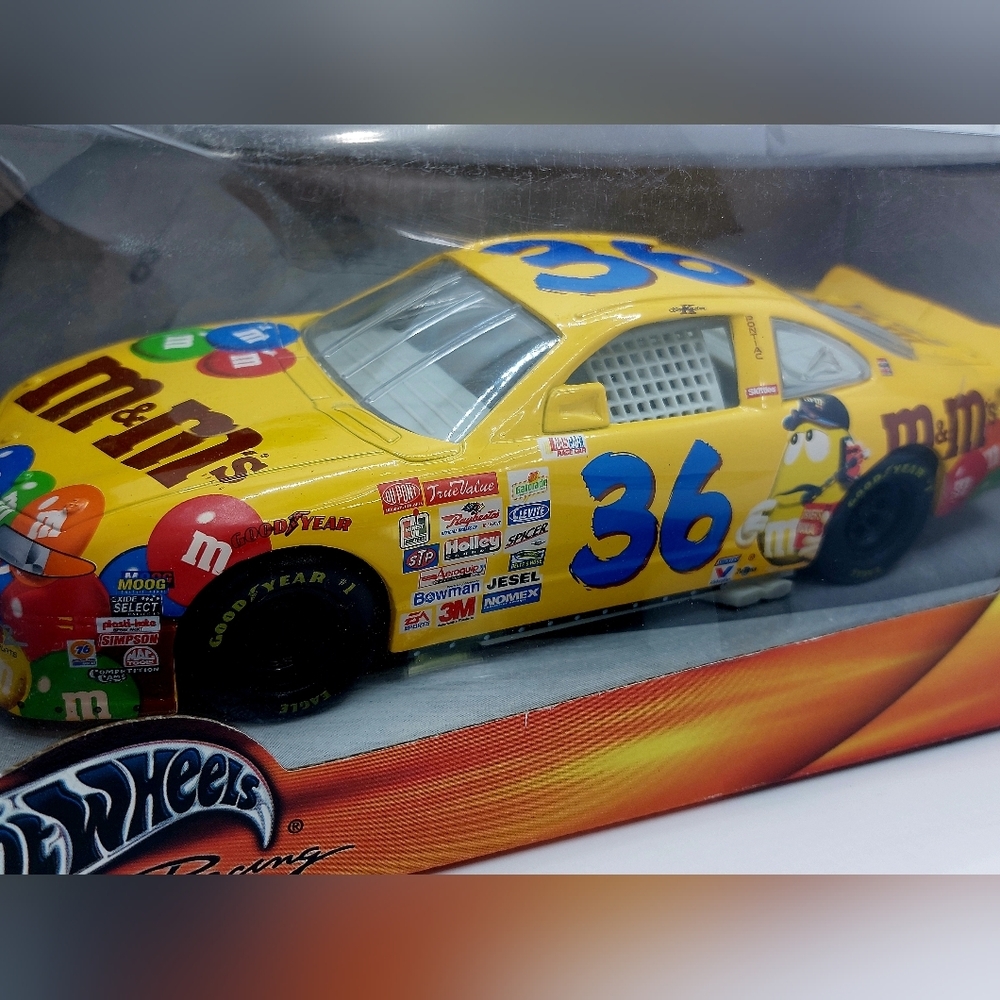 Vintage NASCAR Ken‎ Schrader #36 M&M Replica Die Cast 2001 1;24